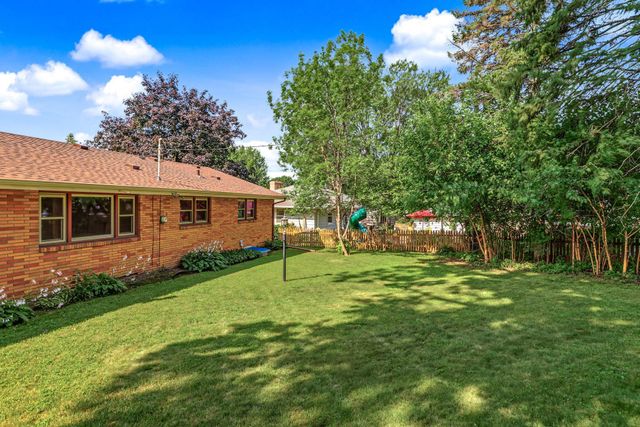 2918 Armour Terrace, Saint Anthony, MN 55418