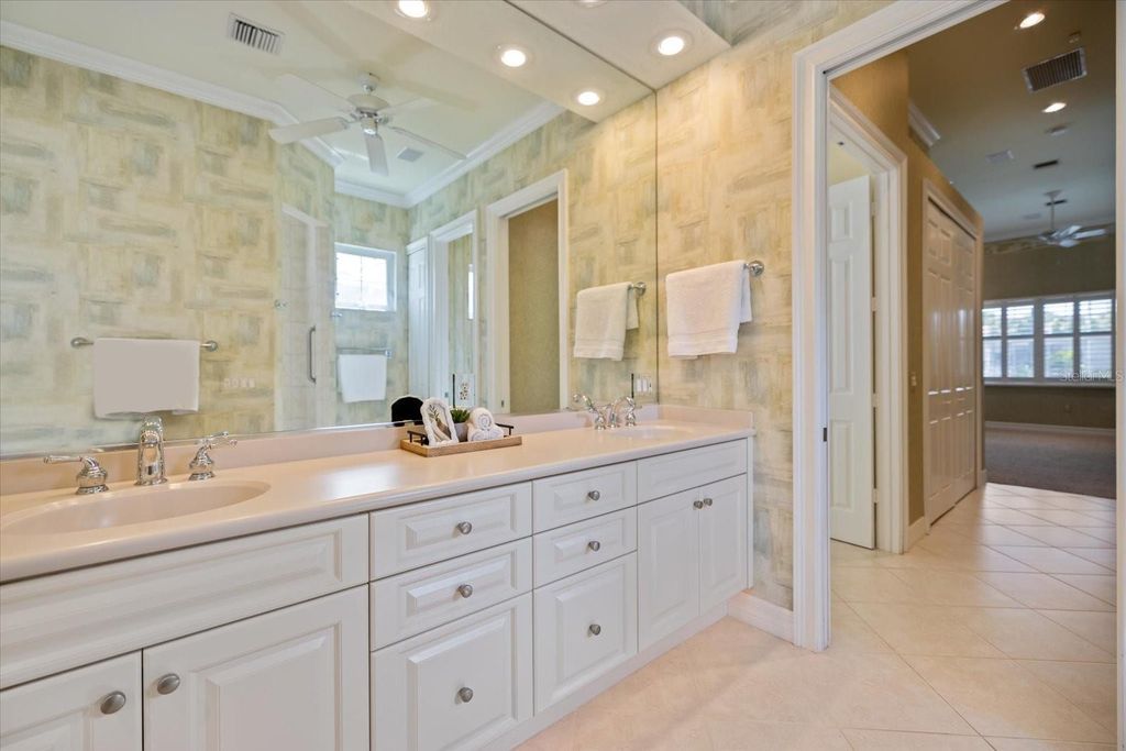 Image 29 of property listing at 17 N CAYMAN ISLES BOULEVARD, Englewood, FL 34223