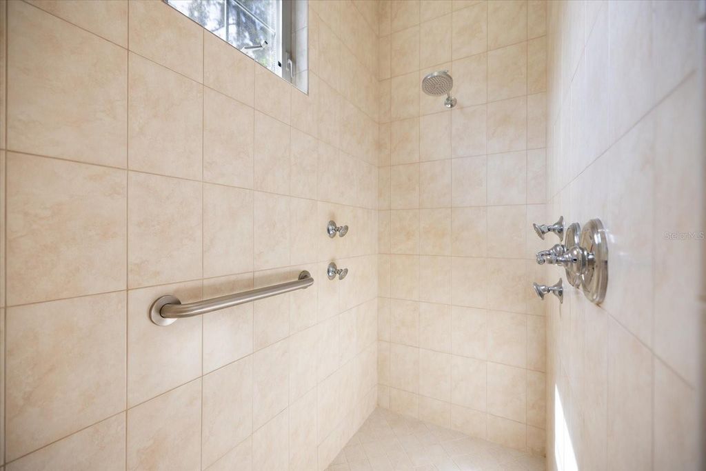 Image 30 of property listing at 17 N CAYMAN ISLES BOULEVARD, Englewood, FL 34223