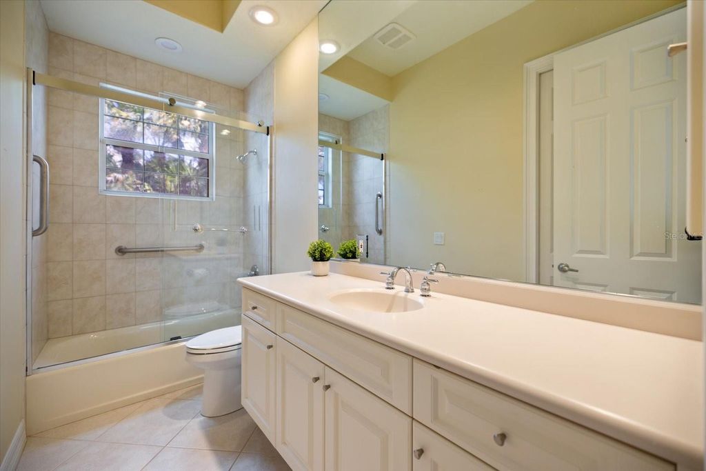 Image 33 of property listing at 17 N CAYMAN ISLES BOULEVARD, Englewood, FL 34223