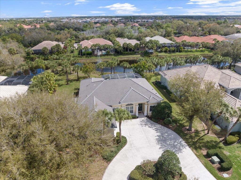 Image 49 of property listing at 17 N CAYMAN ISLES BOULEVARD, Englewood, FL 34223