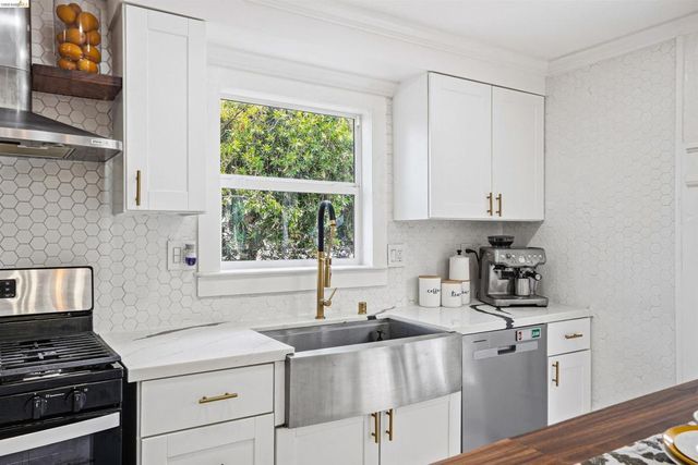 214 E Knoles Way, Stockton, CA 95204