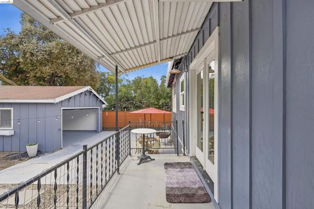 214 E Knoles Way, Stockton, CA 95204