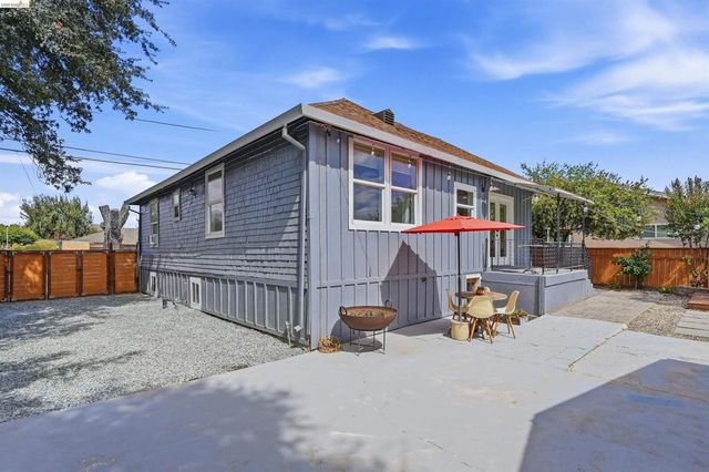 214 E Knoles Way, Stockton, CA 95204