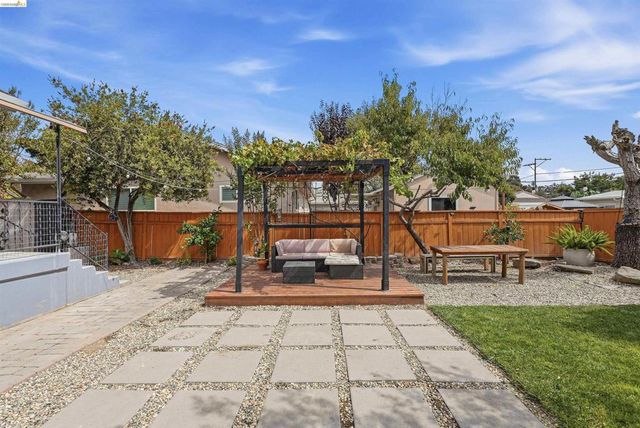 214 E Knoles Way, Stockton, CA 95204