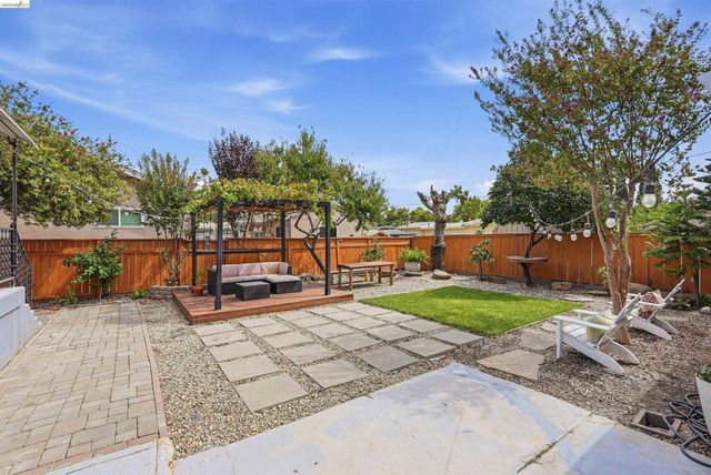 214 E Knoles Way, Stockton, CA 95204