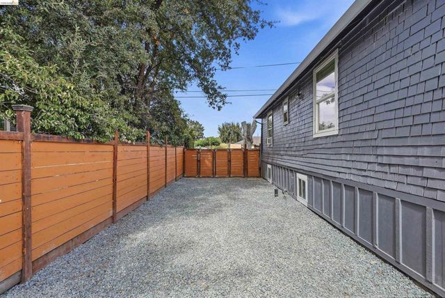 214 E Knoles Way, Stockton, CA 95204