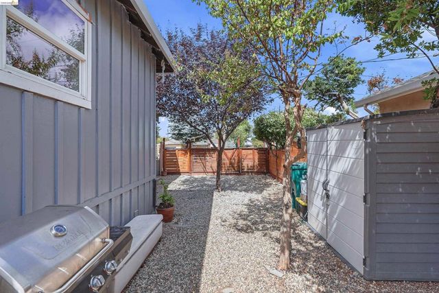 214 E Knoles Way, Stockton, CA 95204
