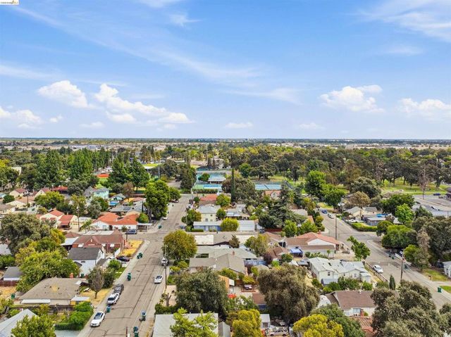 214 E Knoles Way, Stockton, CA 95204