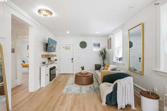 214 E Knoles Way, Stockton, CA 95204