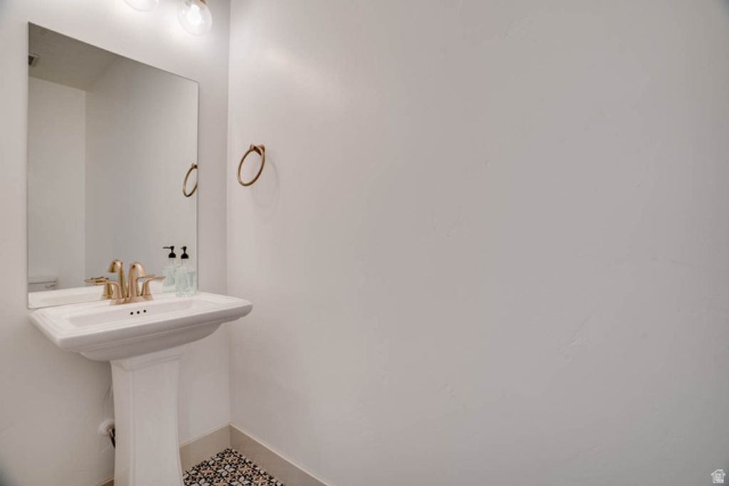 Image 11 of property listing at 432 E 2600 N, Lehi, UT 84043