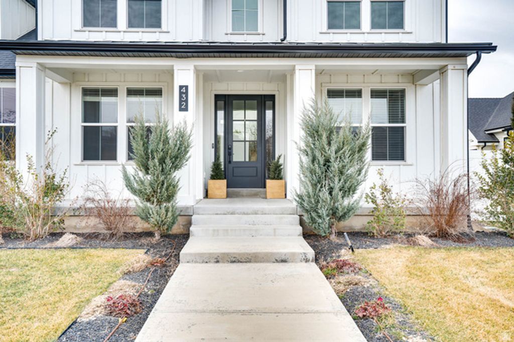 Image 3 of property listing at 432 E 2600 N, Lehi, UT 84043