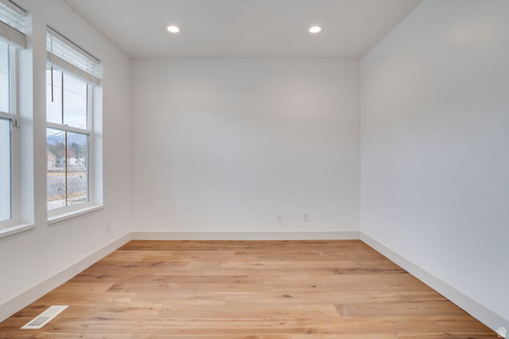 Image 7 of property listing at 432 E 2600 N, Lehi, UT 84043