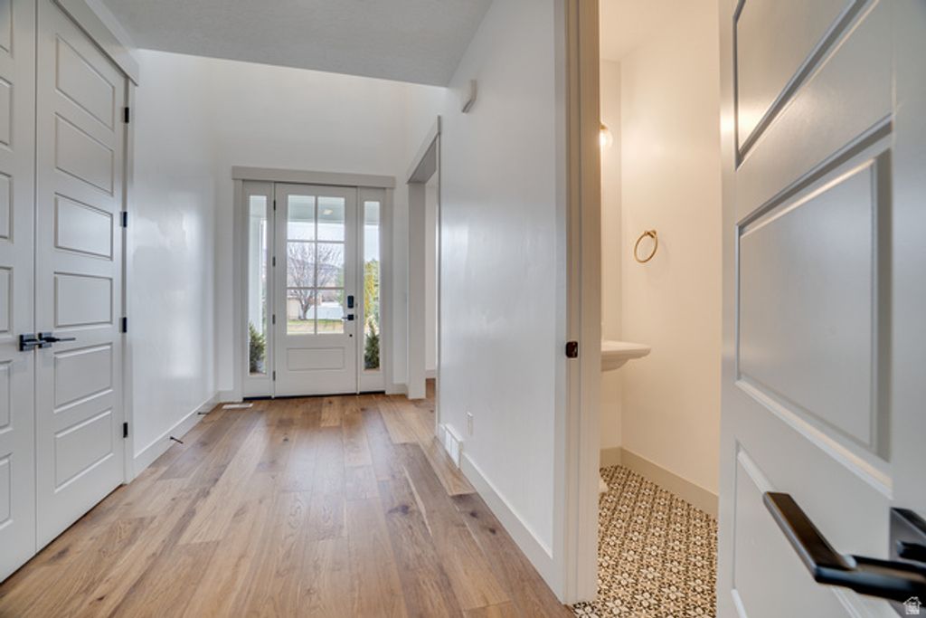 Image 10 of property listing at 432 E 2600 N, Lehi, UT 84043