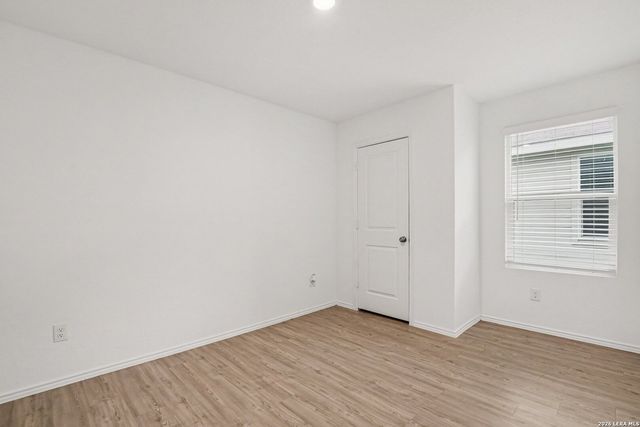 5431 Daphne Path, San Antonio, TX 78253