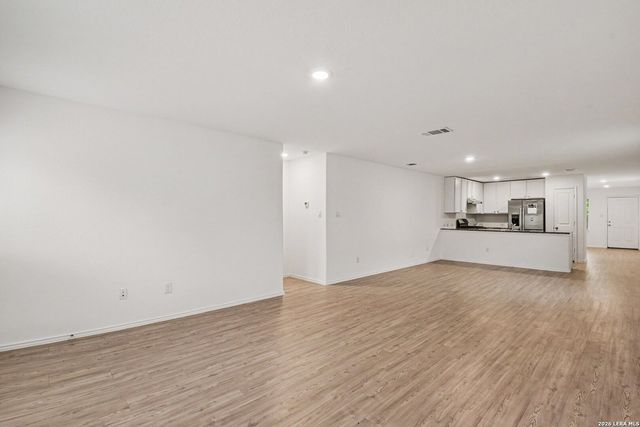 5431 Daphne Path, San Antonio, TX 78253