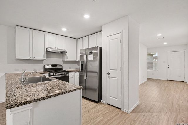 5431 Daphne Path, San Antonio, TX 78253