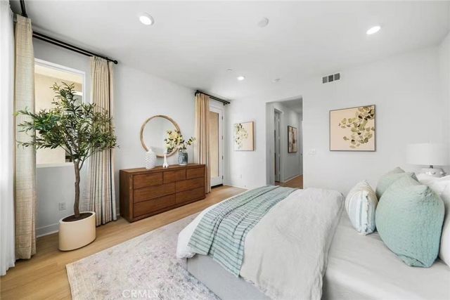 303 Baluster, Irvine, CA 92618