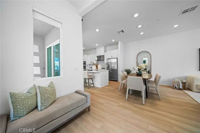 303 Baluster, Irvine, CA 92618