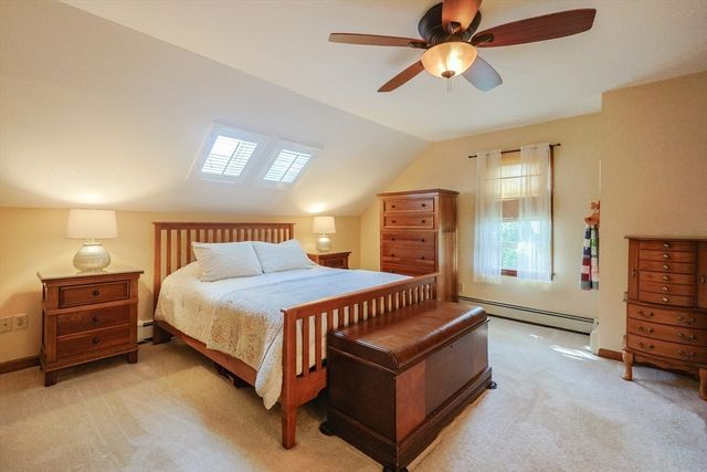 8 Hancock St, Milford, MA 01757