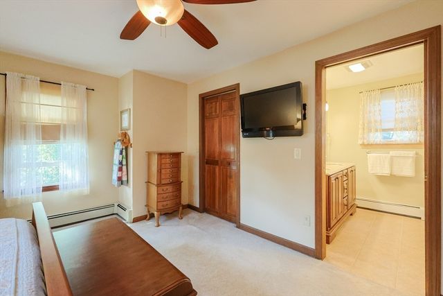 8 Hancock St, Milford, MA 01757