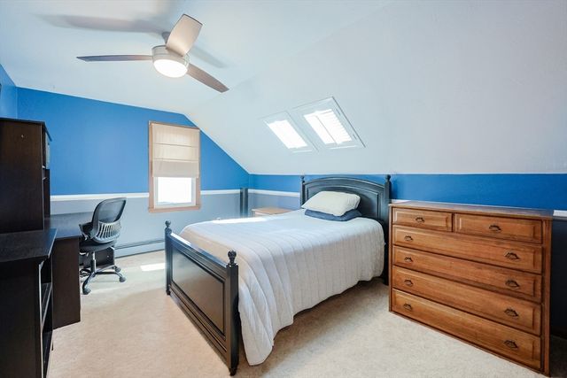 8 Hancock St, Milford, MA 01757