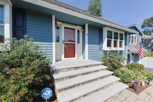 8 Hancock St, Milford, MA 01757