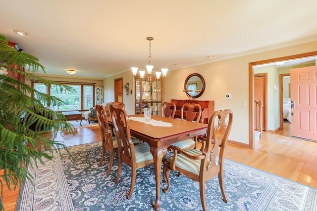 8 Hancock St, Milford, MA 01757