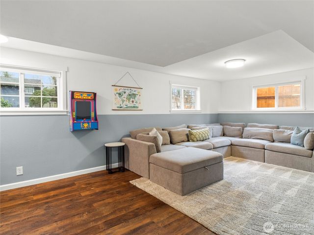 129 Christina Drive, Sumner, WA 98390