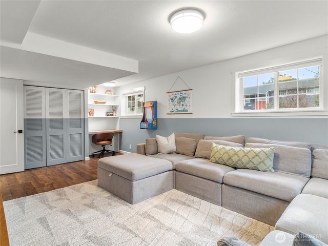 129 Christina Drive, Sumner, WA 98390
