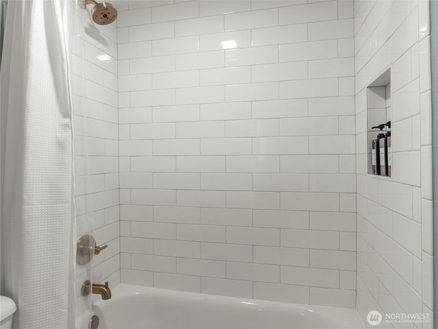 129 Christina Drive, Sumner, WA 98390