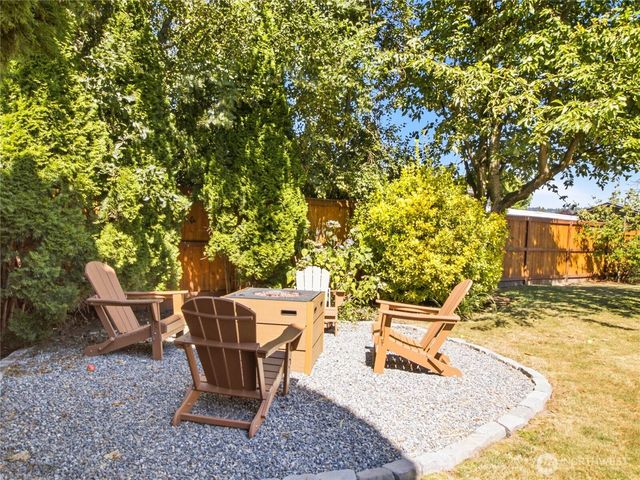 129 Christina Drive, Sumner, WA 98390