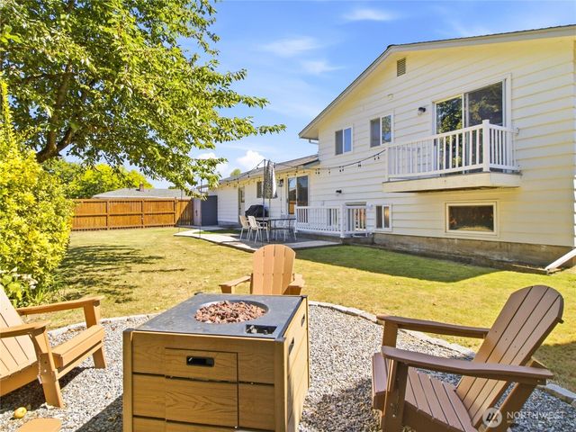129 Christina Drive, Sumner, WA 98390