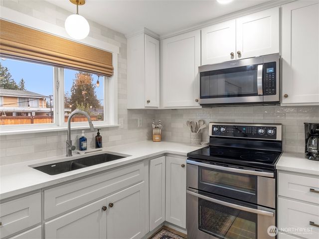 129 Christina Drive, Sumner, WA 98390