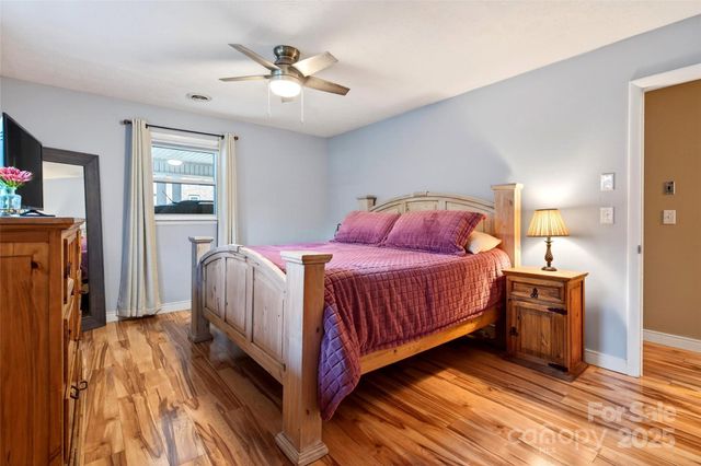 45 Due West Road, Hendersonville, NC 28792