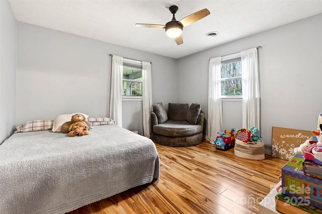 45 Due West Road, Hendersonville, NC 28792