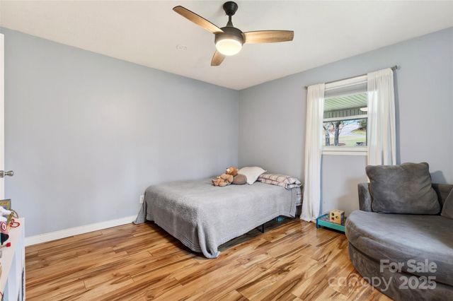 45 Due West Road, Hendersonville, NC 28792