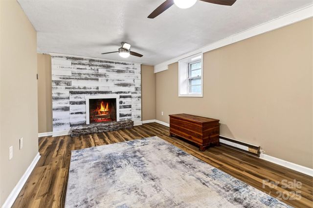 45 Due West Road, Hendersonville, NC 28792