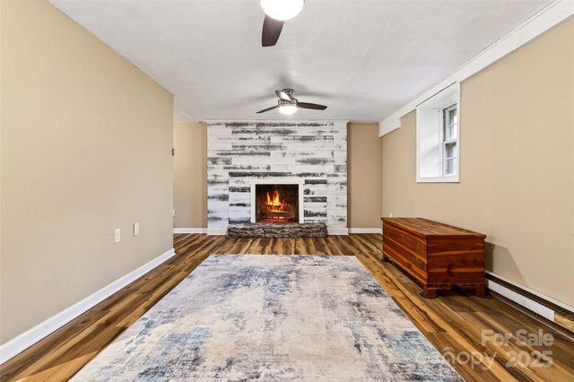 45 Due West Road, Hendersonville, NC 28792