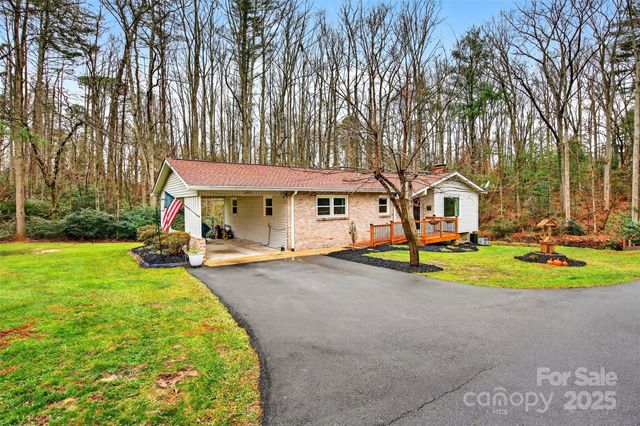 45 Due West Road, Hendersonville, NC 28792