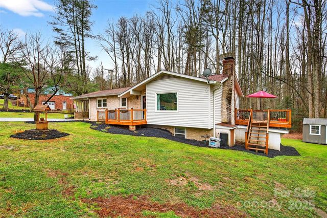 45 Due West Road, Hendersonville, NC 28792