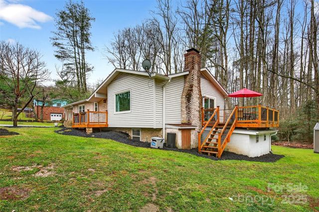 45 Due West Road, Hendersonville, NC 28792