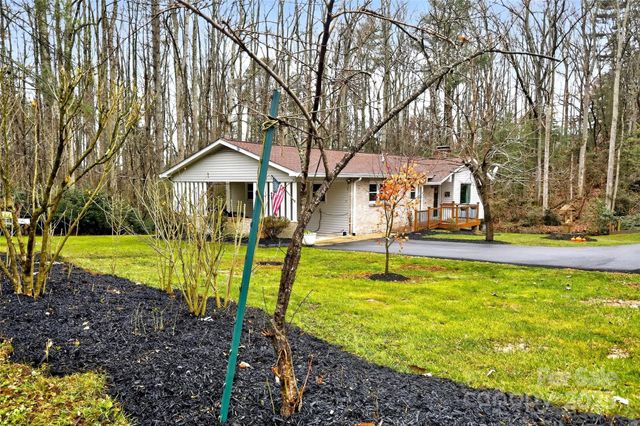 45 Due West Road, Hendersonville, NC 28792