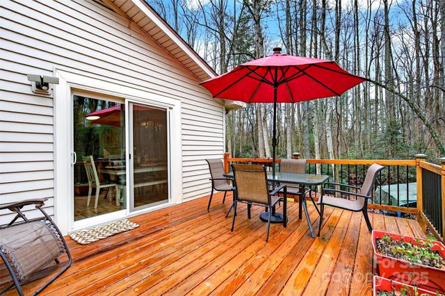 45 Due West Road, Hendersonville, NC 28792