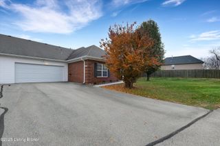 8803 Jessica Way, Louisville, KY 40291