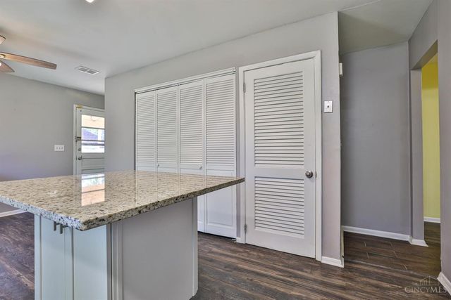 918 Glasgow Drive, Forest Park, OH 45240