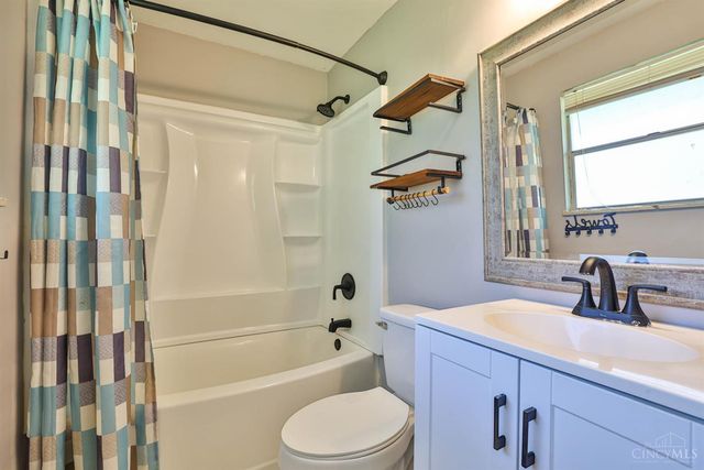 918 Glasgow Drive, Forest Park, OH 45240