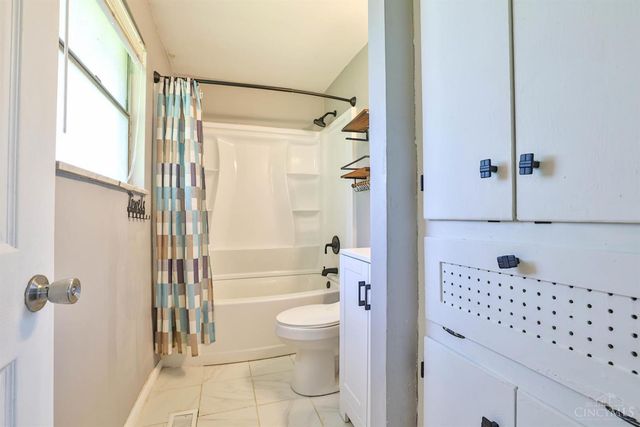 918 Glasgow Drive, Forest Park, OH 45240