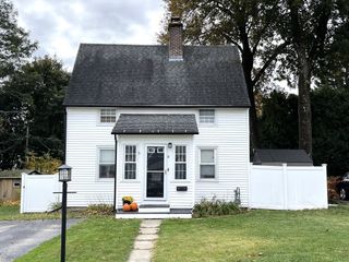 9 Watt Rd, Worcester, MA 01606