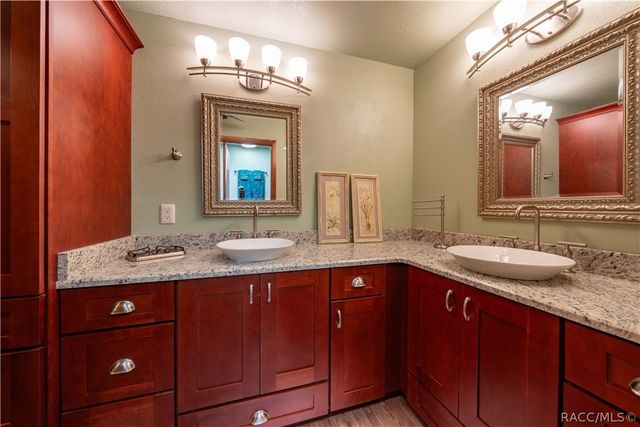 20 Golfview Court, Homosassa, FL 34446